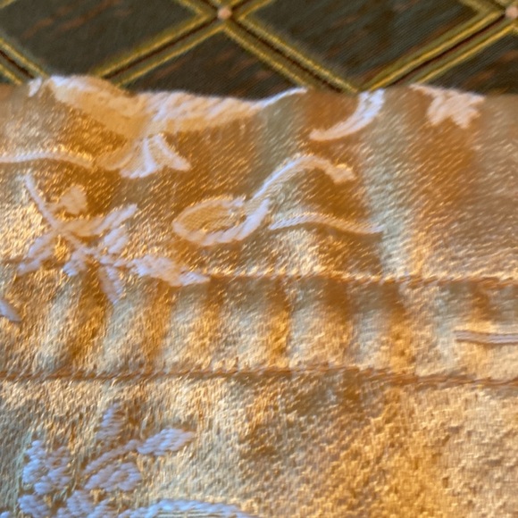 Amazing Antique Pair of Chinoiserie Curtains - Picture 10 of 12